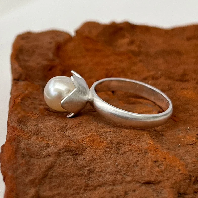 Limited-Time Jewelry Sale – Elegant Styles At Less Pearl Blossom Ring - Sterling Silver, Indonesia